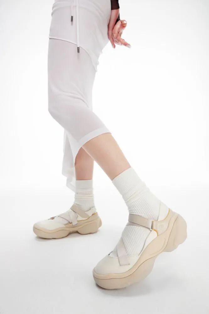 Asymmetrical Shaped Thick-soled Sports Sandals in White