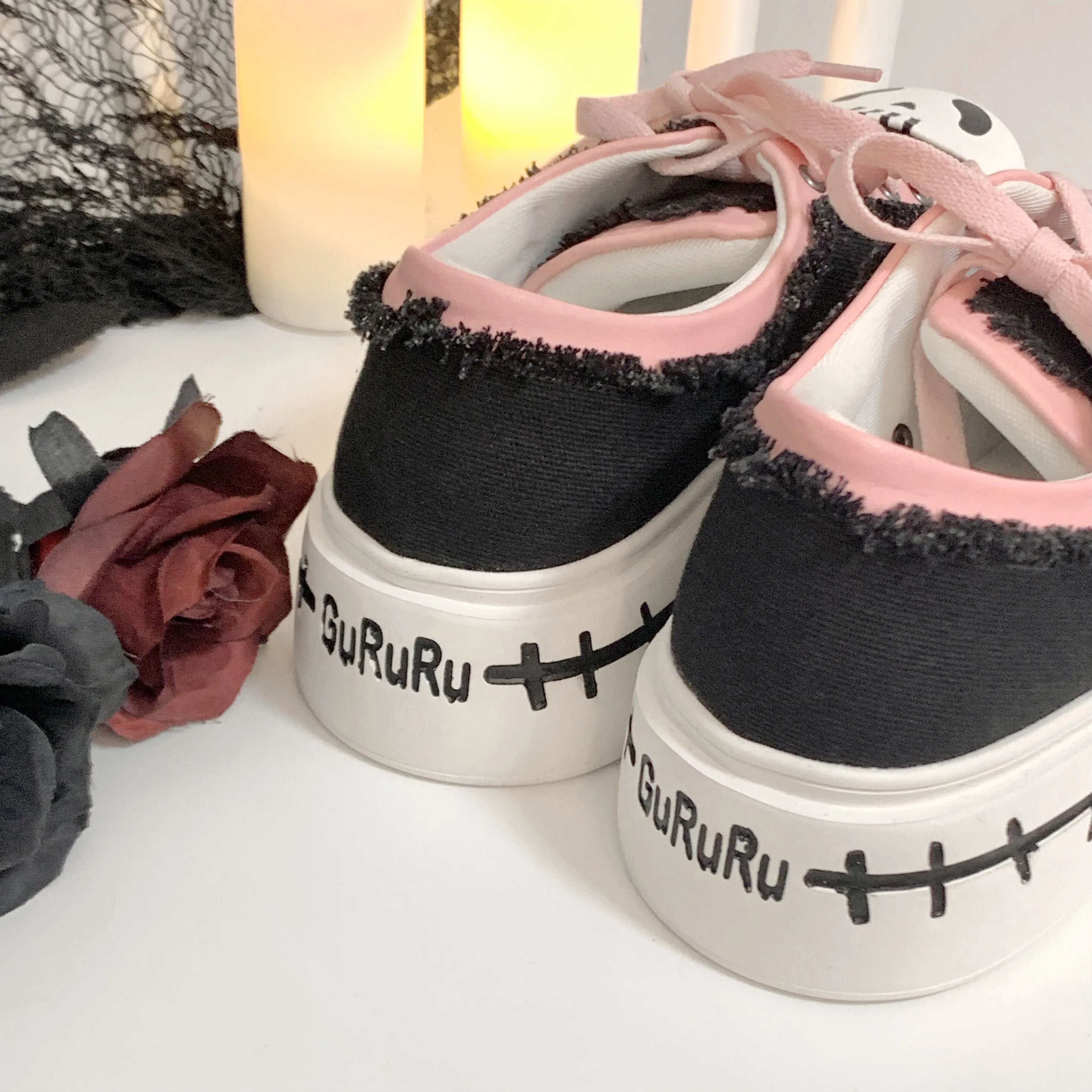 Guruguru-220 Sneakers