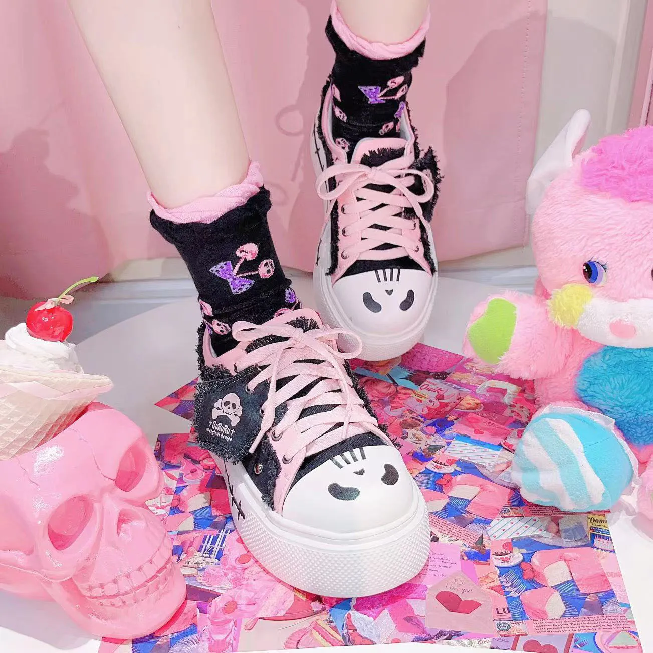 Guruguru-220 Sneakers