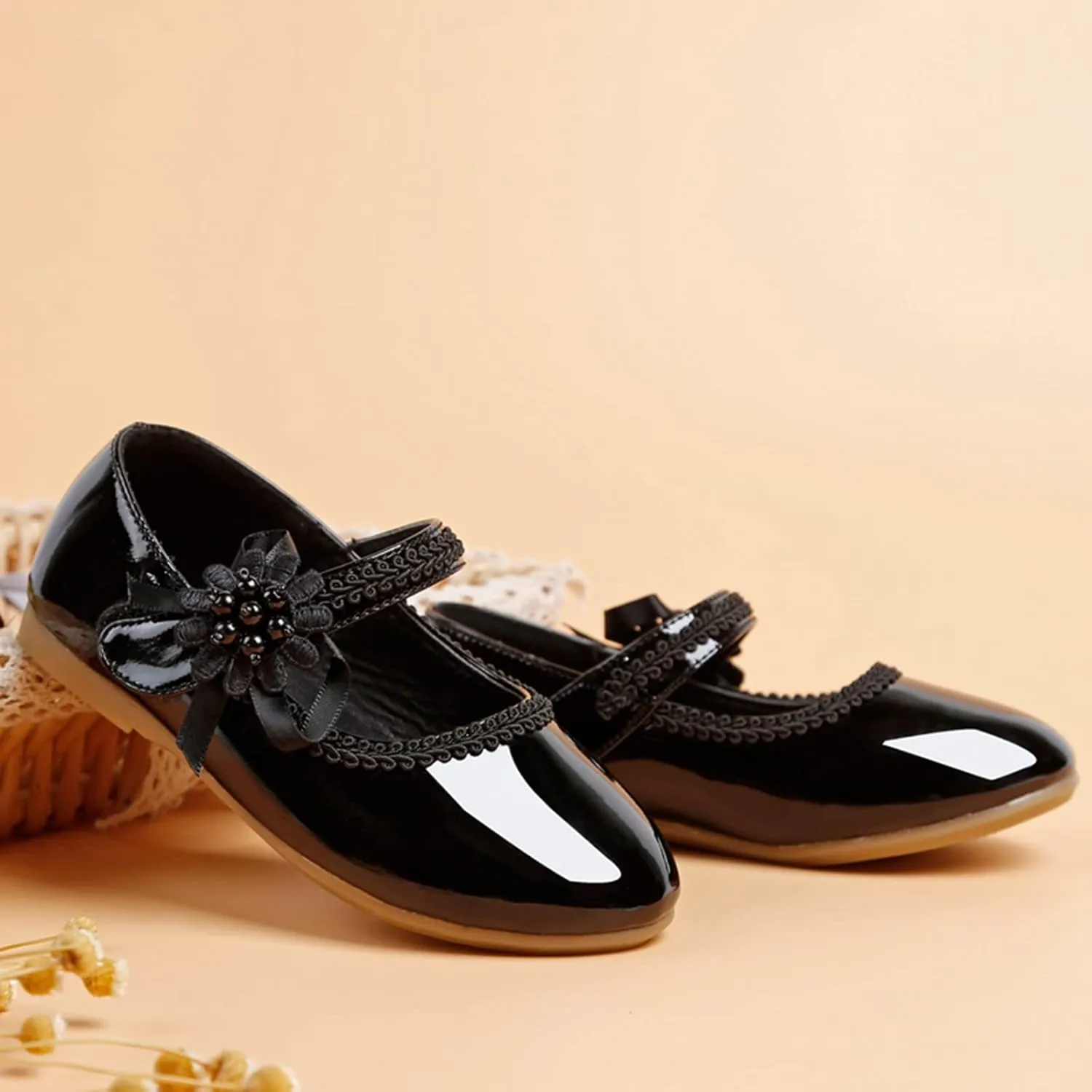 Teen Girls' Small Leather Shoes Single Loafers Flat Floral 𝐄mbellished Ribbed Adjustable Strap Dress Shoes